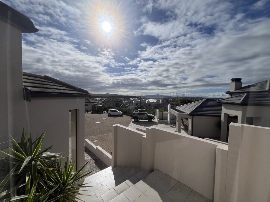 To Let 3 Bedroom Property for Rent in Big Bay Western Cape